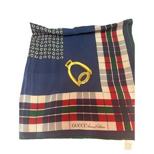 #47 RETAIL $550 VINTAGE GUCCI HORSEBIT SILK SCARF*Gorgeous